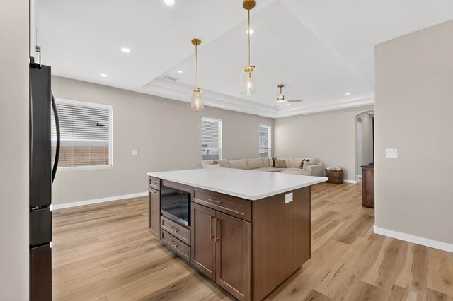 6404 Red Falcon Drive NE, Rio Rancho, NM 87144