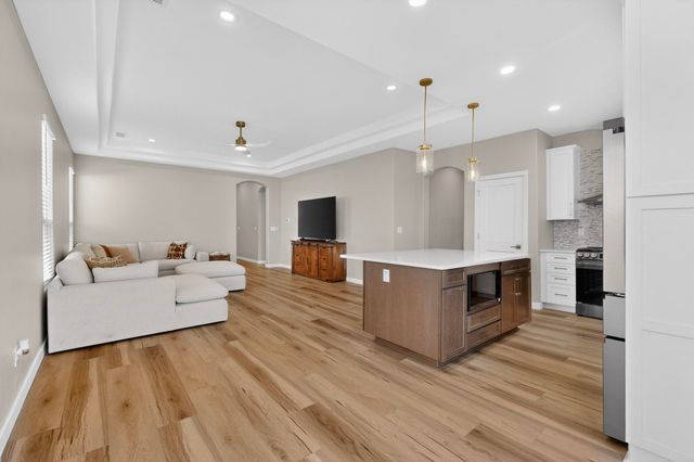 6404 Red Falcon Drive NE, Rio Rancho, NM 87144