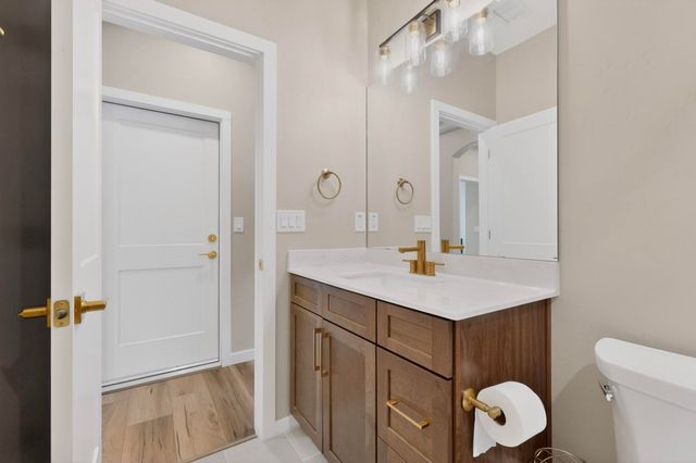 6404 Red Falcon Drive NE, Rio Rancho, NM 87144