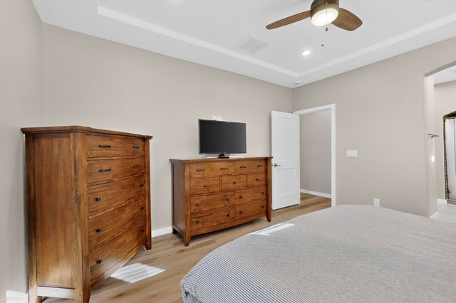 6404 Red Falcon Drive NE, Rio Rancho, NM 87144