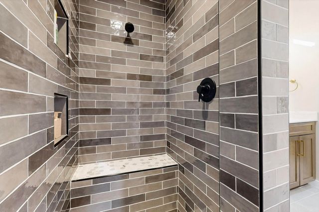 6404 Red Falcon Drive NE, Rio Rancho, NM 87144