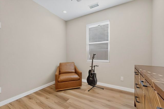 6404 Red Falcon Drive NE, Rio Rancho, NM 87144