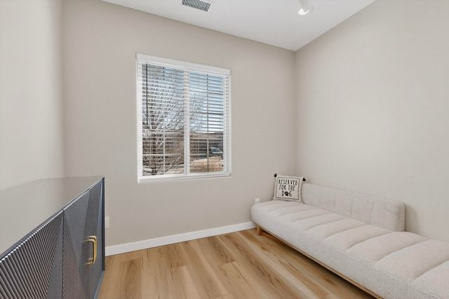 6404 Red Falcon Drive NE, Rio Rancho, NM 87144