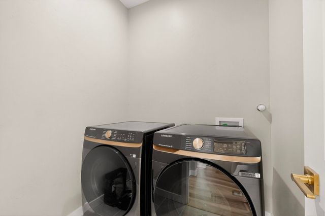 6404 Red Falcon Drive NE, Rio Rancho, NM 87144