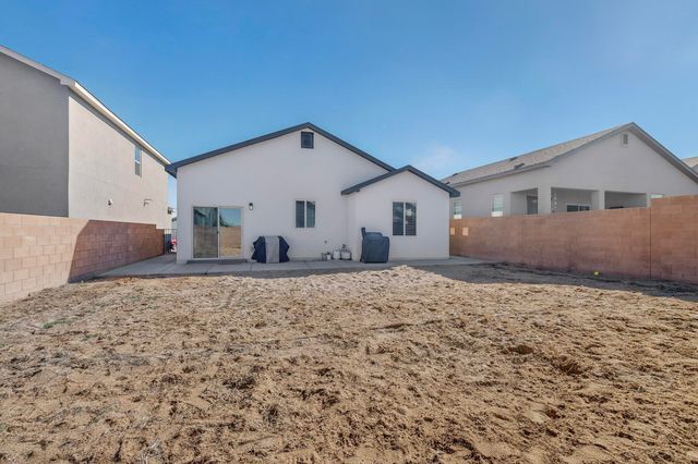 6404 Red Falcon Drive NE, Rio Rancho, NM 87144