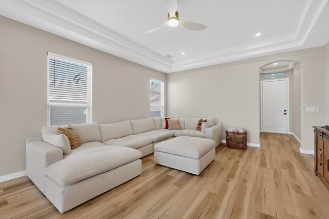 6404 Red Falcon Drive NE, Rio Rancho, NM 87144