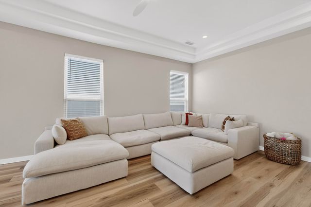 6404 Red Falcon Drive NE, Rio Rancho, NM 87144