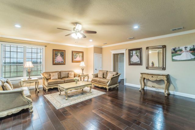 1019 Gin Road, Ennis, TX 75119