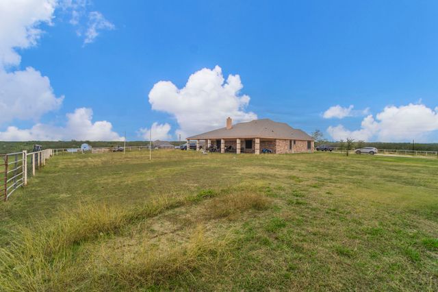 1019 Gin Road, Ennis, TX 75119