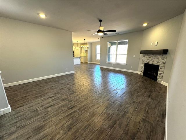 1300 Lighthorsemen Way, Choctaw, OK 73020