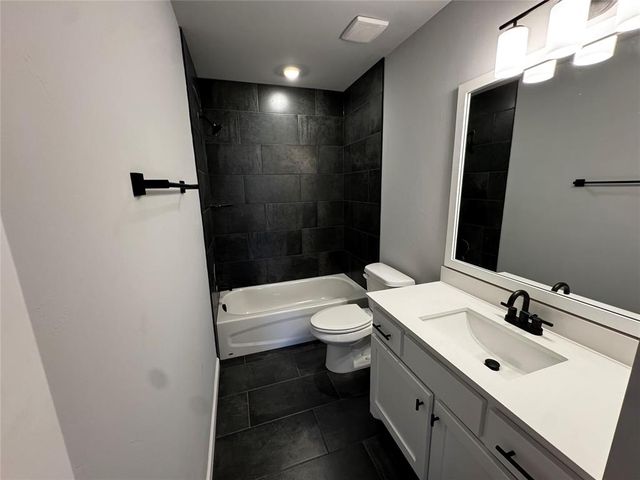 1300 Lighthorsemen Way, Choctaw, OK 73020
