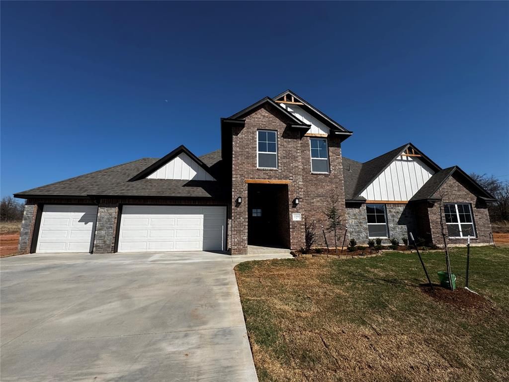 1300 Lighthorsemen Way, Choctaw, OK 73020