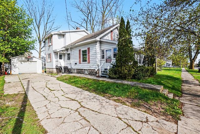 215 N Division Avenue, Fremont, MI 49412