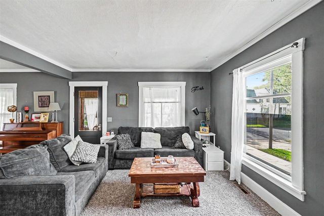 215 N Division Avenue, Fremont, MI 49412