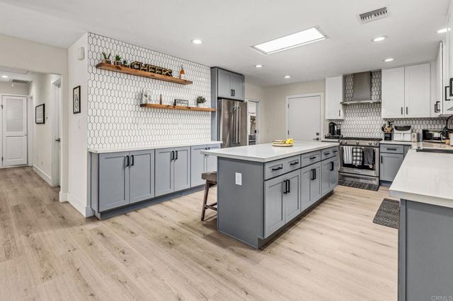 3851 Curtis Street, San Diego, CA 92110