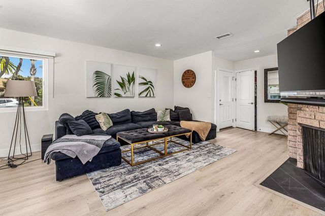 3851 Curtis Street, San Diego, CA 92110