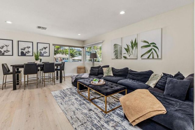 3851 Curtis Street, San Diego, CA 92110