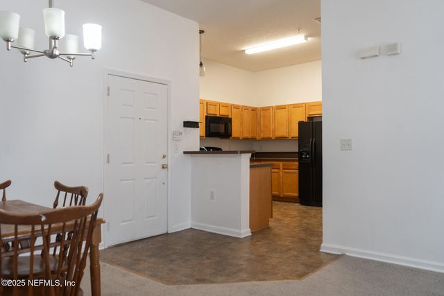 5151 PLAYPEN Drive, 7-2, Jacksonville, FL 32210