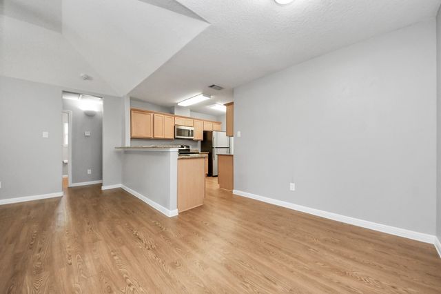 1324 S Johnson Street, Alvin, TX 77511