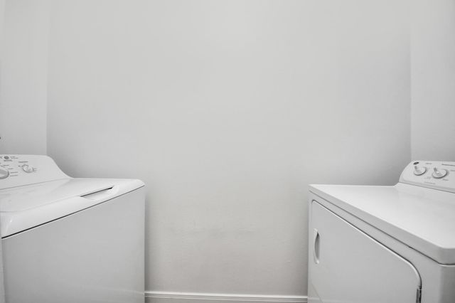 1324 S Johnson Street, Alvin, TX 77511