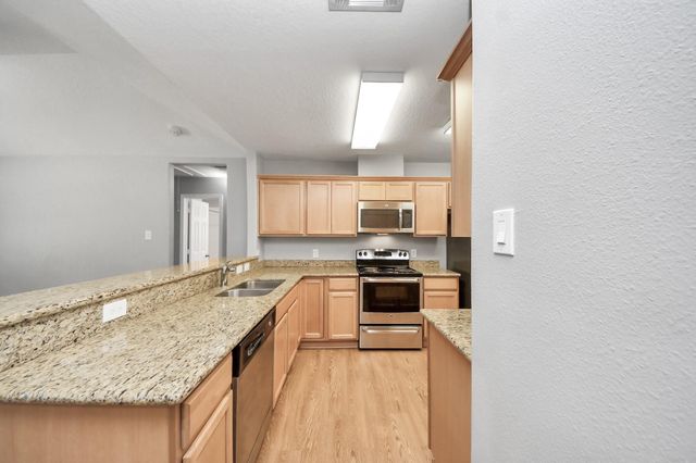 1324 S Johnson Street, Alvin, TX 77511