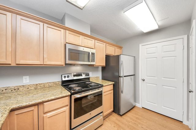 1324 S Johnson Street, Alvin, TX 77511