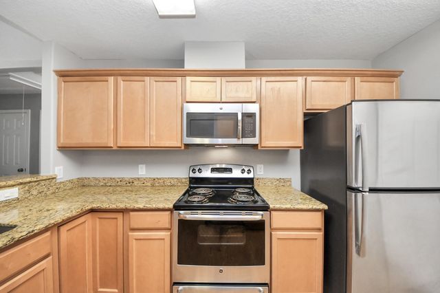 1324 S Johnson Street, Alvin, TX 77511