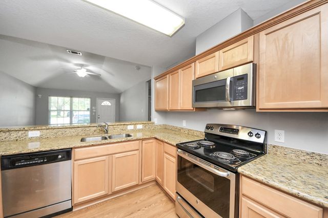 1324 S Johnson Street, Alvin, TX 77511