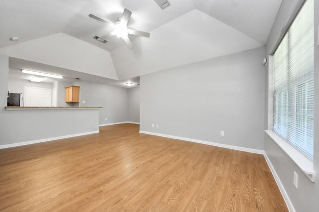 1324 S Johnson Street, Alvin, TX 77511