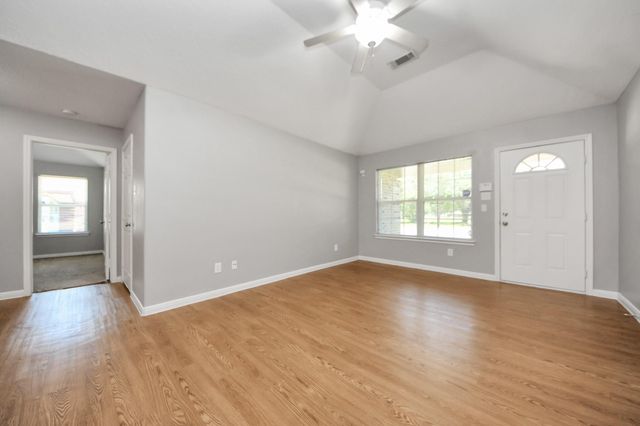 1324 S Johnson Street, Alvin, TX 77511