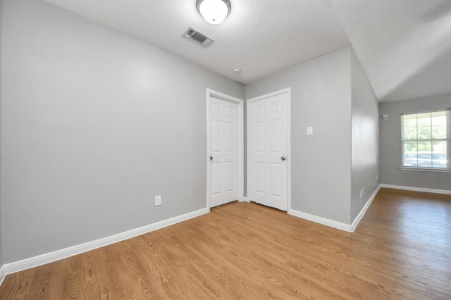 1324 S Johnson Street, Alvin, TX 77511