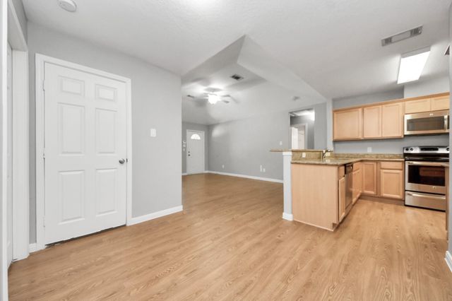 1324 S Johnson Street, Alvin, TX 77511