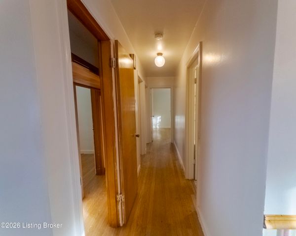 8200 Joyce Dr, Louisville, KY 40219