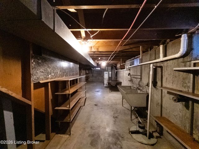 8200 Joyce Dr, Louisville, KY 40219