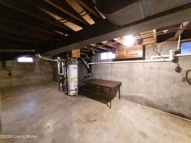 8200 Joyce Dr, Louisville, KY 40219