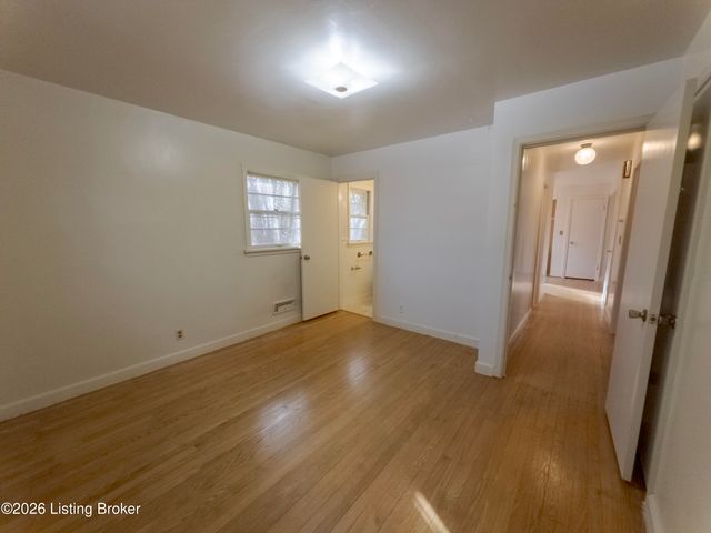 8200 Joyce Dr, Louisville, KY 40219