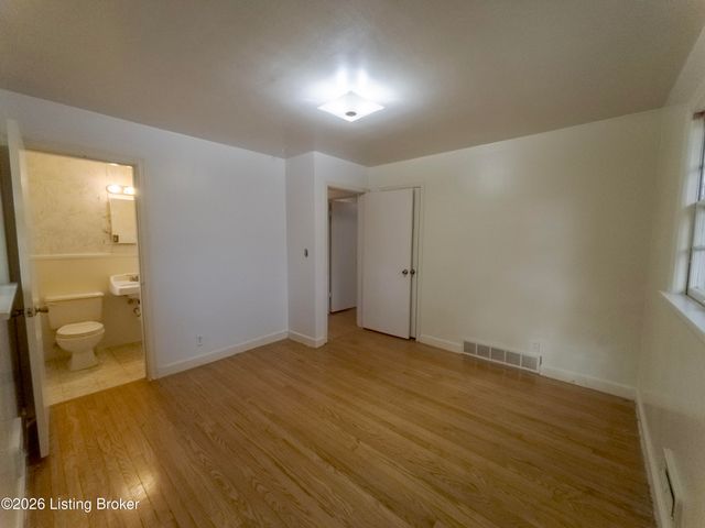 8200 Joyce Dr, Louisville, KY 40219