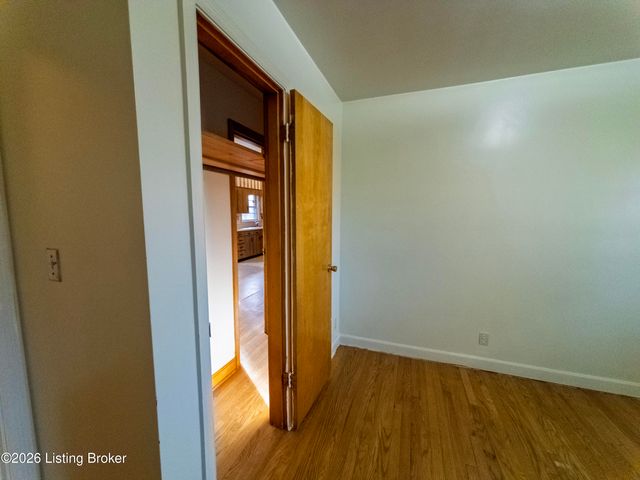 8200 Joyce Dr, Louisville, KY 40219