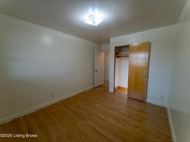 8200 Joyce Dr, Louisville, KY 40219