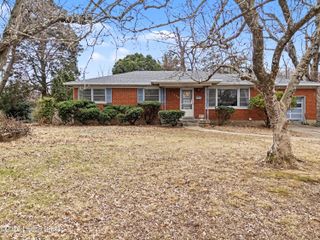 8200 Joyce Dr, Louisville, KY 40219