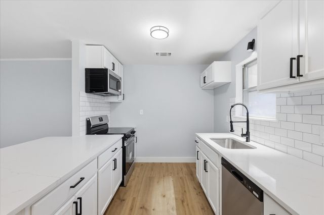 2202 E Mitchell Street, Arlington, TX 76010