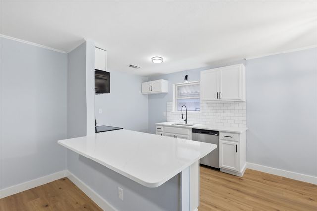 2202 E Mitchell Street, Arlington, TX 76010