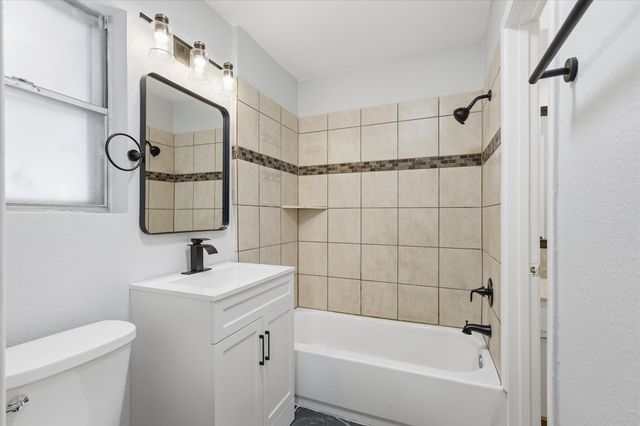 2202 E Mitchell Street, Arlington, TX 76010