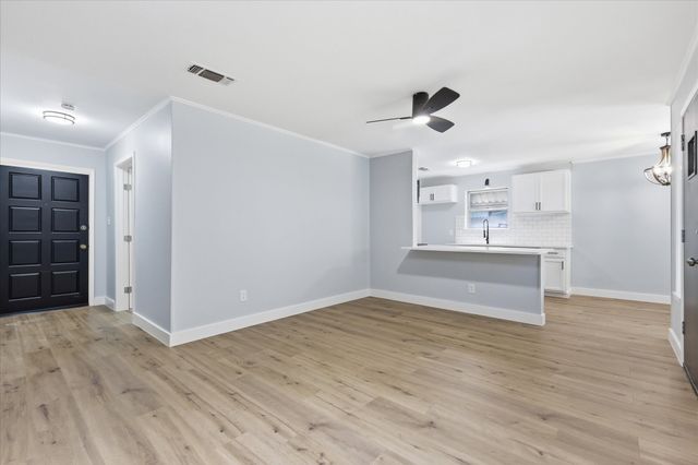 2202 E Mitchell Street, Arlington, TX 76010
