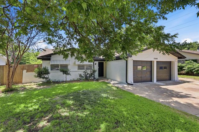 2202 E Mitchell Street, Arlington, TX 76010