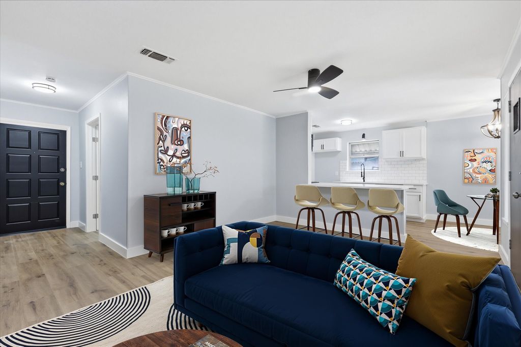 2202 E Mitchell Street, Arlington, TX 76010