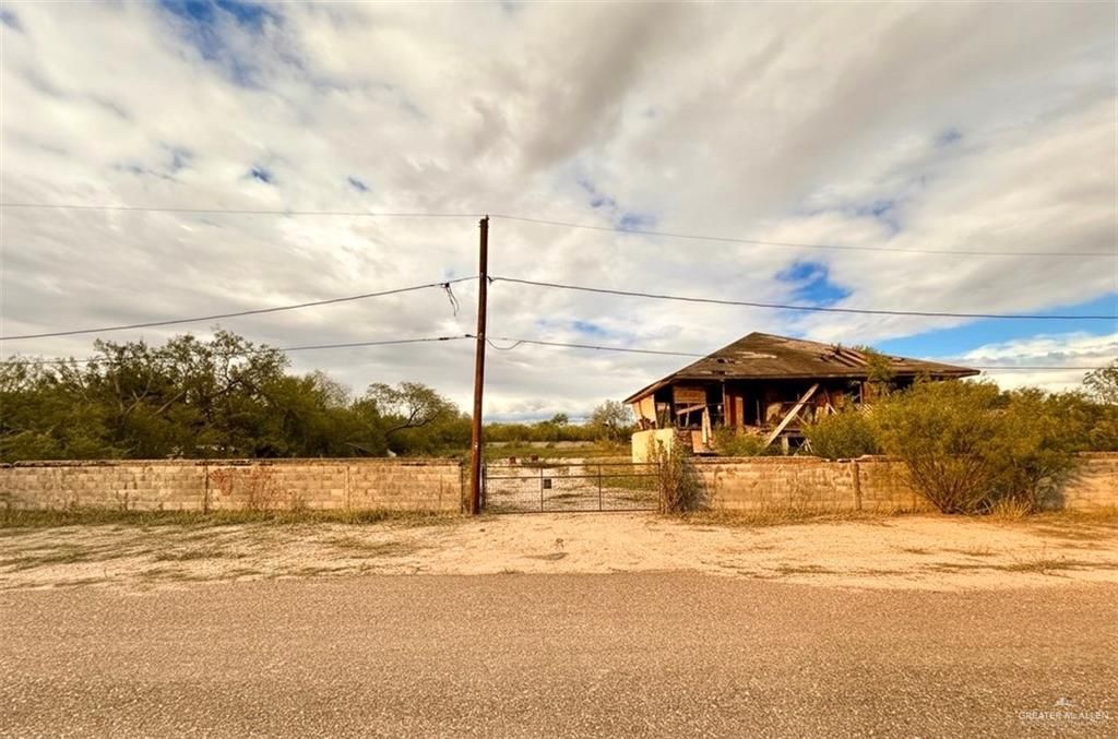 1201 E Harding Avenue, Alton, TX 78573