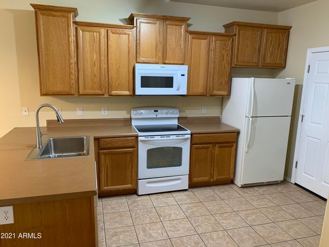 3040 W Cavalry Drive, Phoenix, AZ 85086
