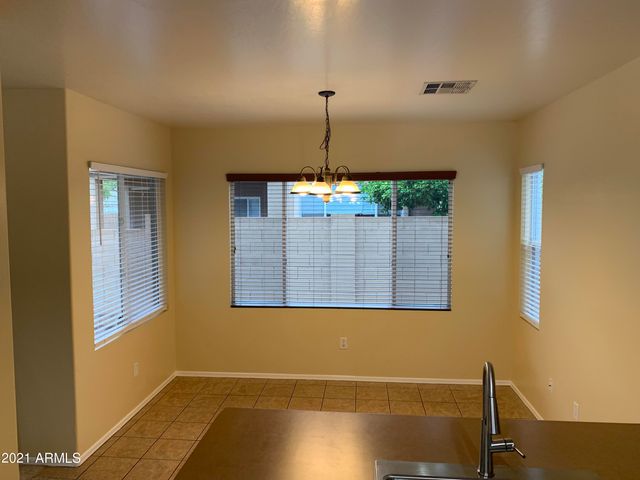 3040 W Cavalry Drive, Phoenix, AZ 85086