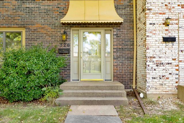 320 Twykingham Place, Manhattan, KS 66503